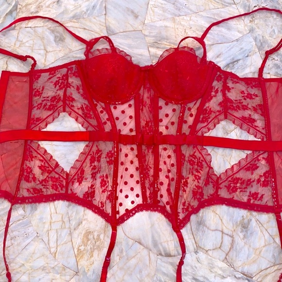 Victoria’s Secret Designer Collection Cutout Bustier Corset RED 34B Leather Trim